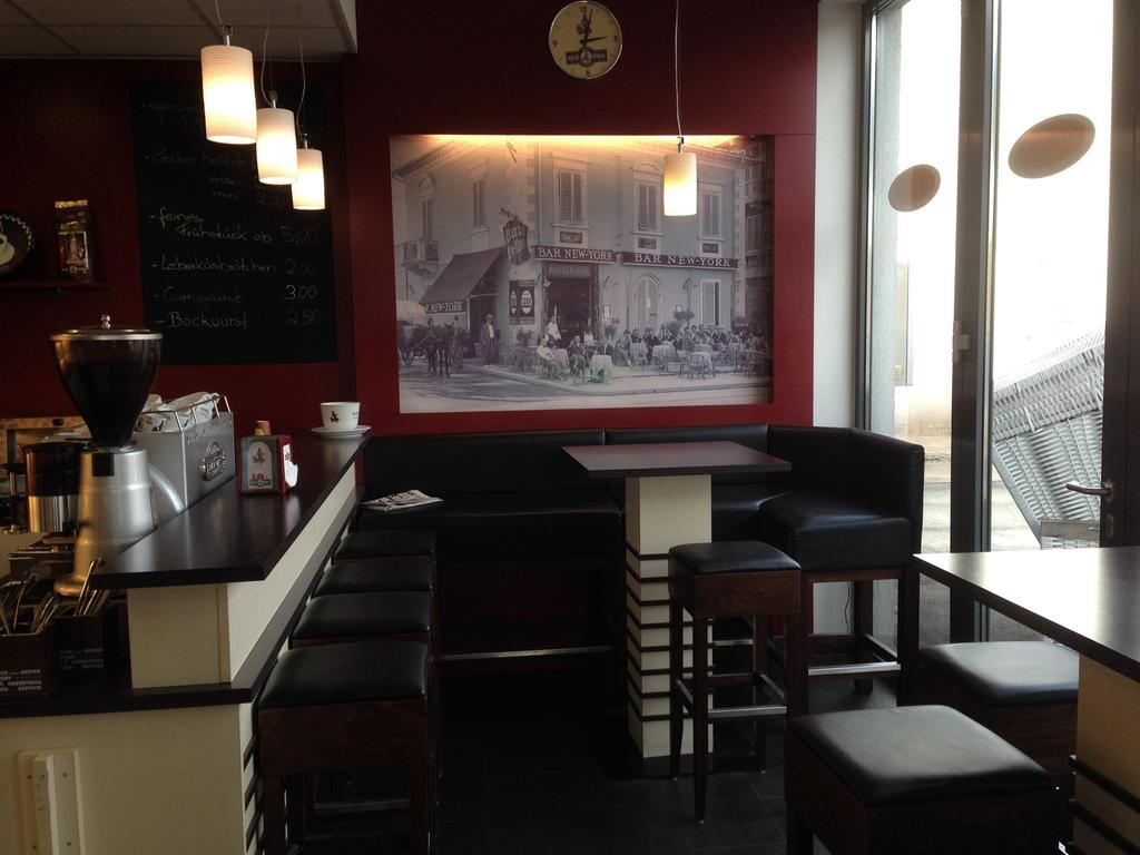 Tankbar'S Hotelchen Heroldsberg Buitenkant foto