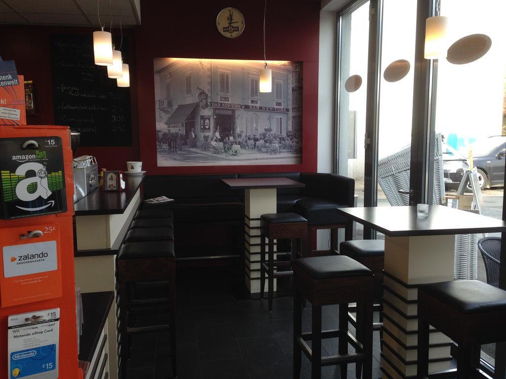 Tankbar'S Hotelchen Heroldsberg Buitenkant foto